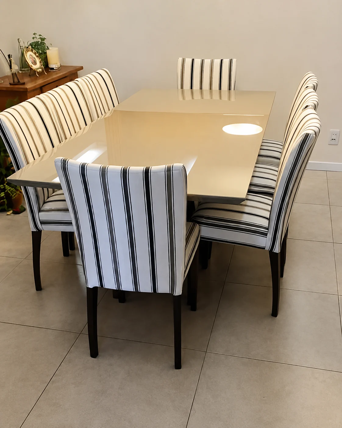 Conjunto de cadeiras com tecido listrado